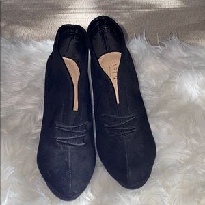 APT 9 black suede heels